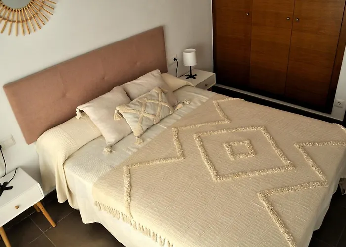 Belman, 2 Dormitorios, By Bookindenia * Denia